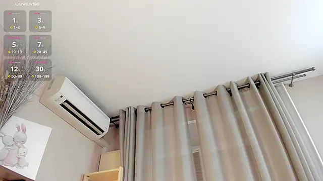 Snapshot of Maekko chatting on 03.08.25 Maekko online show from 03.08.25