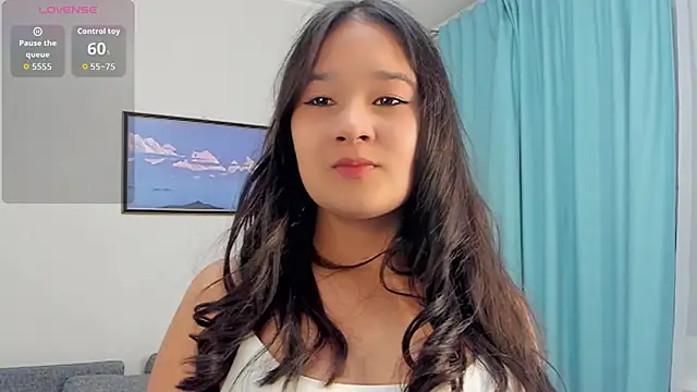 Snapshot of Maekko chatting on 09.21.25 Maekko online show from 09.21.25