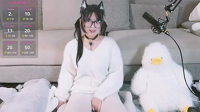 Yu UwU  online show from 02.04.25