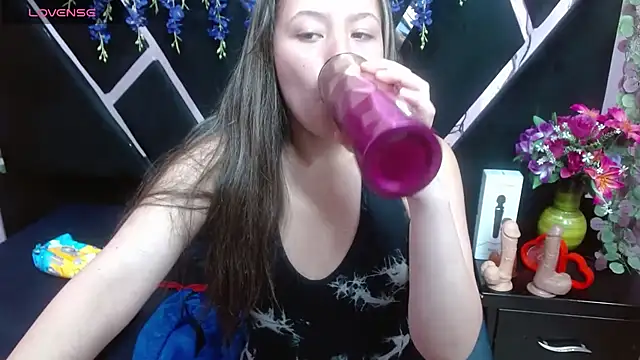 Snapshot of alison_deep chatting on 03.10.25 alison deep online show from 03.10.25