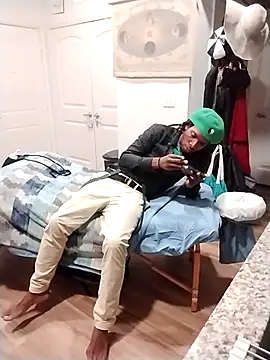 Snapshot of VelvetChocolate7 chatting on 10.01.25 VelvetChocolate7 online show from 10.01.25