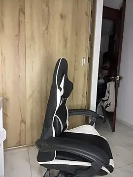 pretty angela1 online show from 12.19.25