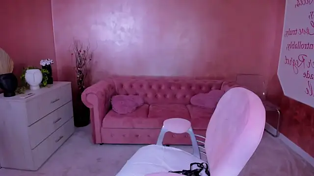 Snapshot of evanew_ chatting on 02.10.25 evanew  online show from 02.10.25