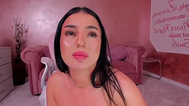 Snapshot of evanew_ chatting on 02.11.25 evanew  online show from 02.11.25