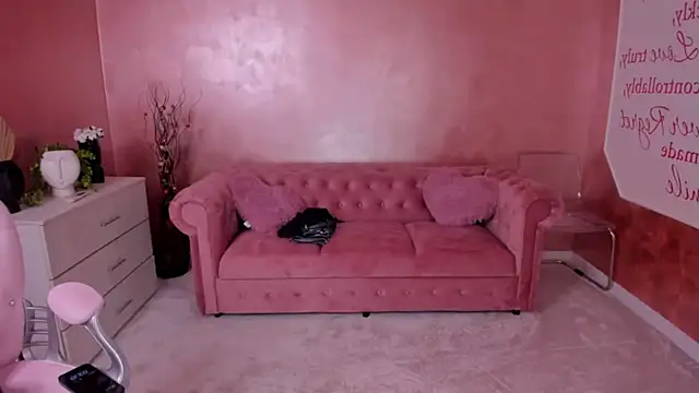 Snapshot of evanew_ chatting on 02.12.25 evanew  online show from 02.12.25