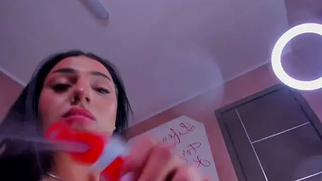 Snapshot of evanew_ chatting on 02.16.25 evanew  online show from 02.16.25