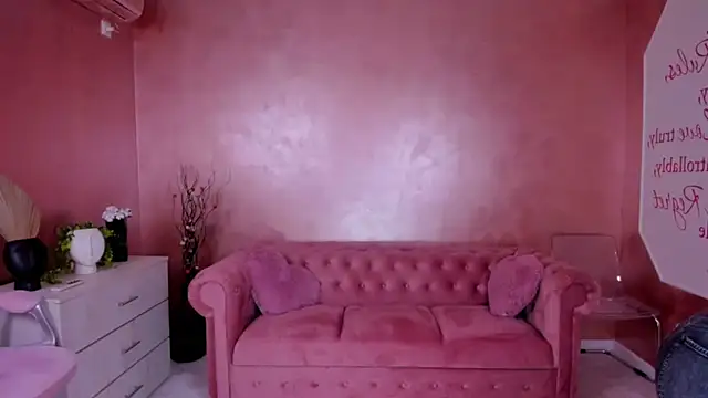 Snapshot of evanew_ chatting on 02.24.25 evanew  online show from 02.24.25