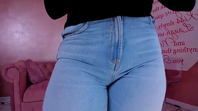 Snapshot of evanew_ chatting on 03.19.25 evanew  online show from 03.19.25