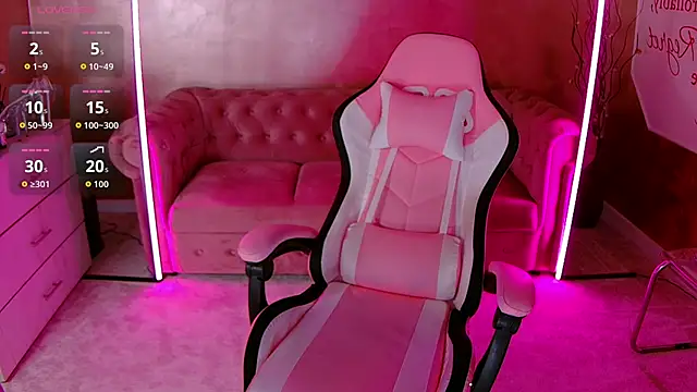 Snapshot of evanew_ chatting on 09.25.25 evanew  online show from 09.25.25