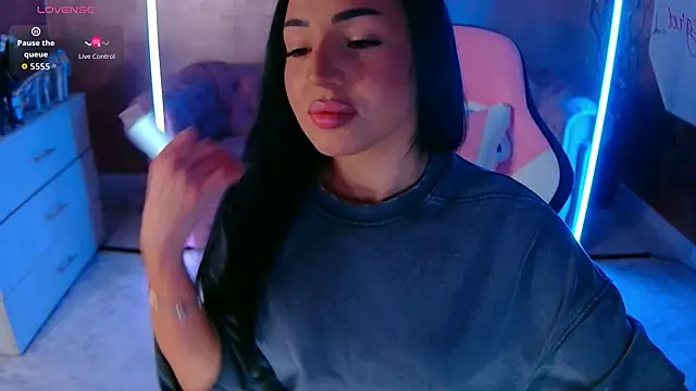 Snapshot of evanew_ chatting on 09.27.25 evanew  online show from 09.27.25