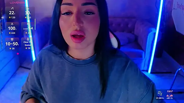 Snapshot of evanew_ chatting on 10.23.25 evanew  online show from 10.23.25