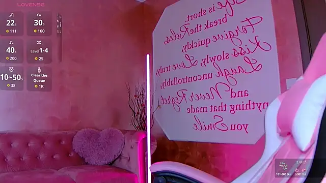 Snapshot of evanew_ chatting on 01.09.26 evanew online show from 01.09.26