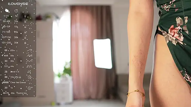 mysticsirenn online show from 10.14.25