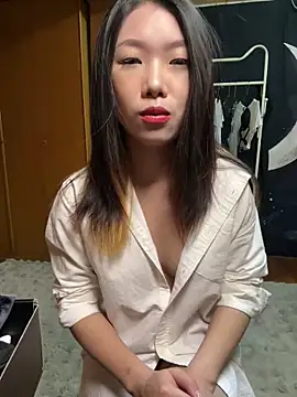 Snapshot of berberson chatting on 02.15.25 berberson online show from 02.15.25