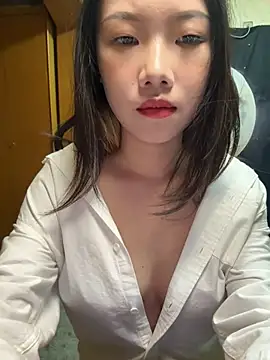 Snapshot of berberson chatting on 02.24.25 berberson online show from 02.24.25