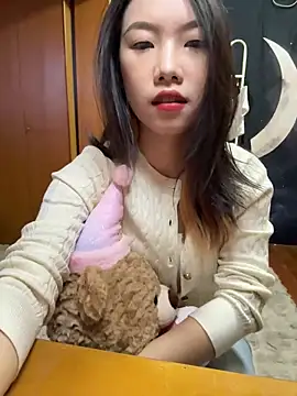 Snapshot of berberson chatting on 02.28.25 berberson online show from 02.28.25