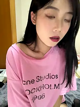 Snapshot of berberson chatting on 09.11.25 berberson online show from 09.11.25