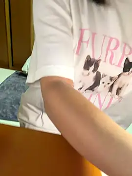 Snapshot of berberson chatting on 10.24.25 berberson online show from 10.24.25