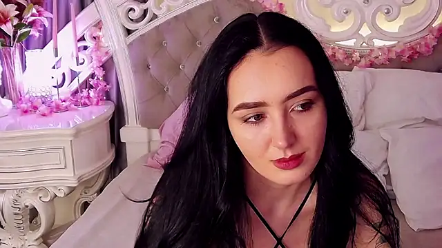 KimKhallifa online show from 02.18.26