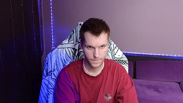 Leonnextdoor online show from 01.05.25