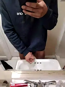 Snapshot of puertordic chatting on 12.26.24 puertordic online show from 12.26.24