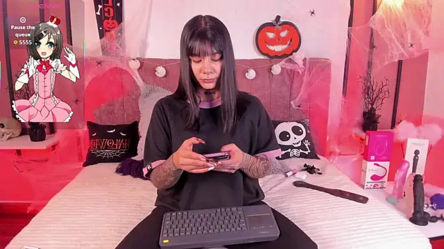 Nathalia Stone online show from 10.26.25