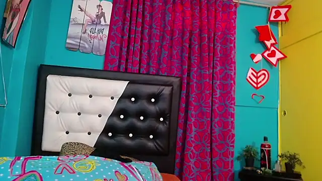 valerie mase online show from 11.04.25