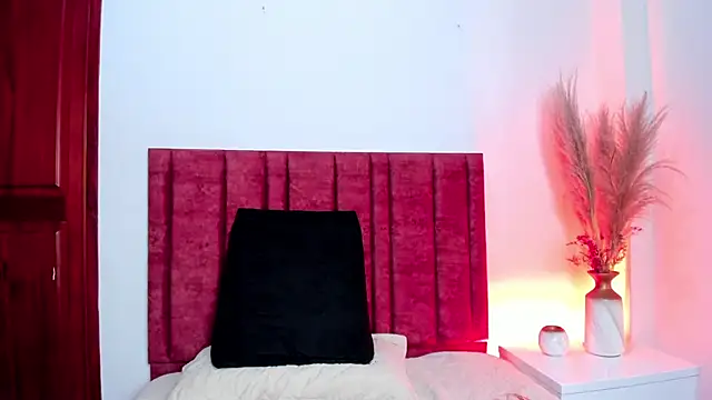 EloiseQuinn online show from 10.20.25