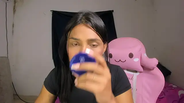 Miss noah18 online show from 10.15.25