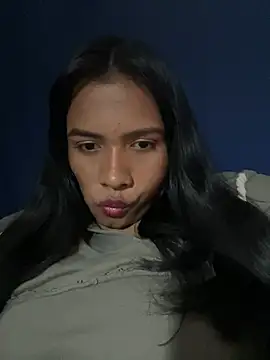 Snapshot of Ninabrunette18 chatting on 02.19.25 Ninabrunette18 online show from 02.19.25
