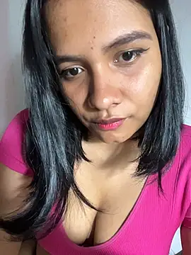 Ninabrunette18 online show from 04.17.26