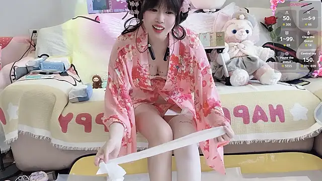 Snapshot of Alien1227 chatting on 10.19.25 Alien1227 online show from 10.19.25