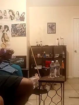 Snapshot of k1oudE chatting on 09.25.25 k1oudE online show from 09.25.25