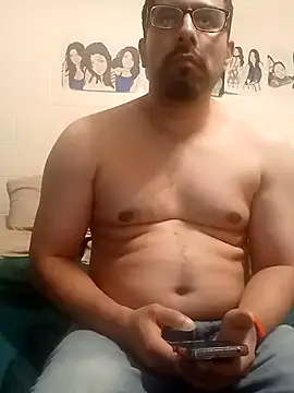 Snapshot of k1oudE chatting on 10.05.25 k1oudE online show from 10.05.25