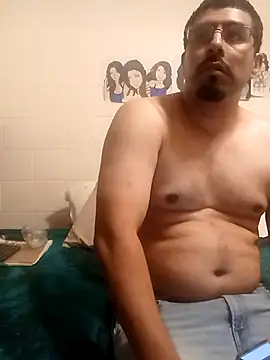 Snapshot of k1oudE chatting on 10.08.25 k1oudE online show from 10.08.25