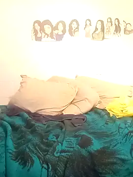 Snapshot of k1oudE chatting on 10.14.25 k1oudE online show from 10.14.25