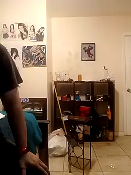 Snapshot of k1oudE chatting on 10.16.25 k1oudE online show from 10.16.25