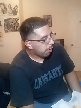 Snapshot of k1oudE chatting on 10.24.25 k1oudE online show from 10.24.25