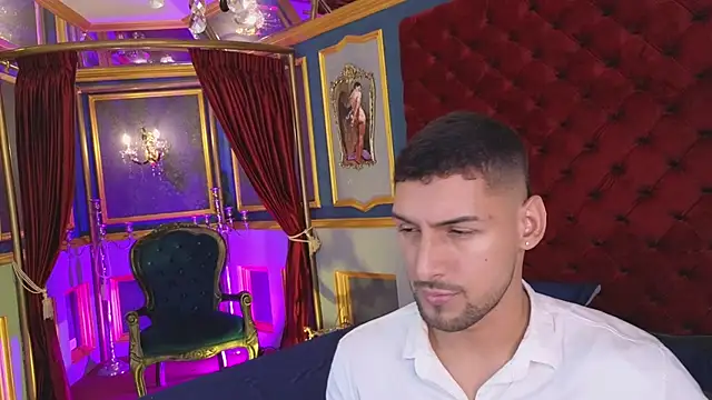 Snapshot of MarcoVitto chatting on 10.24.25 MarcoVitto online show from 10.24.25