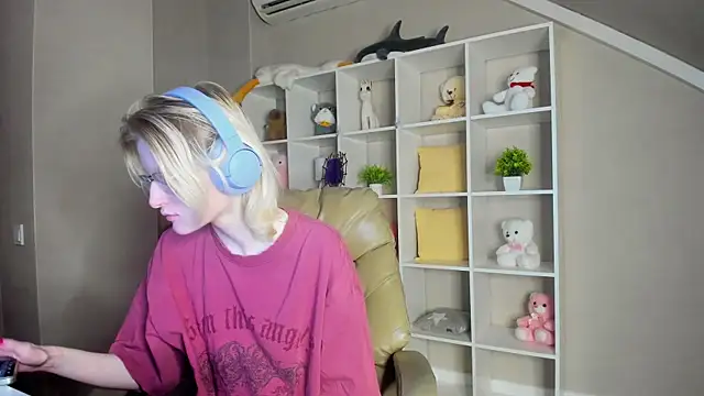 ElizabethHarpper online show from 11.01.25