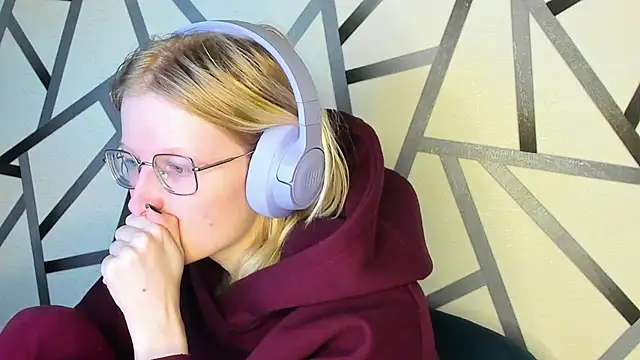 ElizabethHarpper online show from 11.26.25