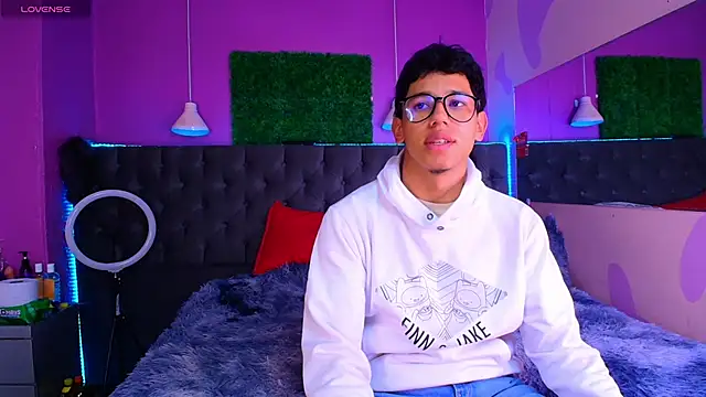 RyanPricee online show from 04.09.26