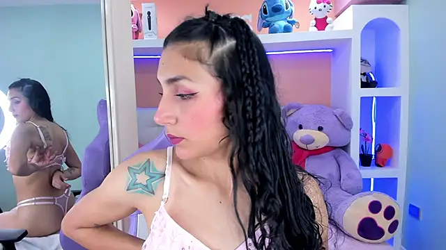 Snapshot of miss___evangeline chatting on 01.17.25 miss evangeline online show from 01.17.25