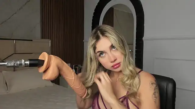EmiilyHendriixx online show from 02.07.25