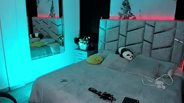 Snapshot of daniiphoeniixx chatting on 09.27.25 daniiphoeniixx online show from 09.27.25