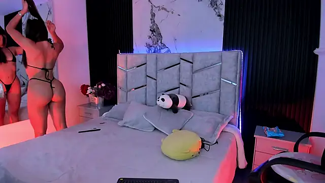 Snapshot of daniiphoeniixx chatting on 10.07.25 daniiphoeniixx online show from 10.07.25