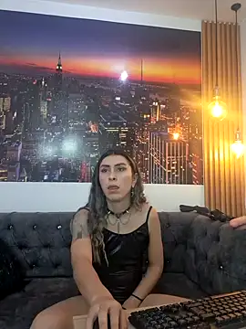 Snapshot of Sara_Davina chatting on 02.04.25 Sara Davina online show from 02.04.25