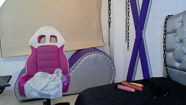 Snapshot of Sara_Davina chatting on 03.06.25 Sara Davina online show from 03.06.25