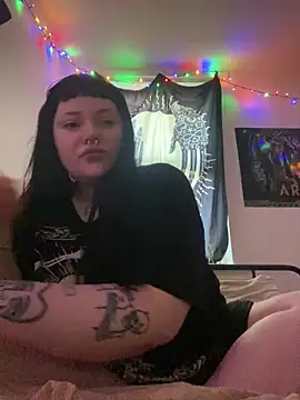Gothicsiren online show from 01.24.25