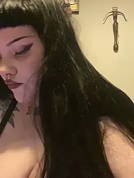 Gothicsiren online show from 01.31.25
